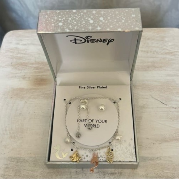 Disney Jewelry - ⚡️Disney "Part Of Your World" Bracelet & Pearl Earrings
